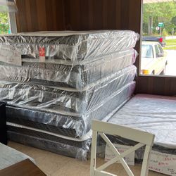 Queen size mattress sets for $270 hurry limited supply