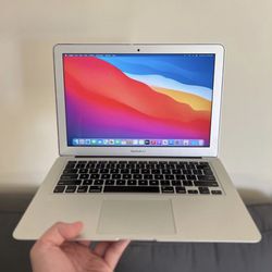 Apple MacBook Air (13-inch, 2017) Silver, 8GB RAM, 128GB SSD, MacOS Monterey