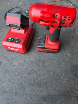 Snap-on Cordless Impact Wrench with Battery and Charger
