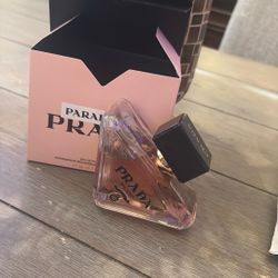 Paradox Prada 