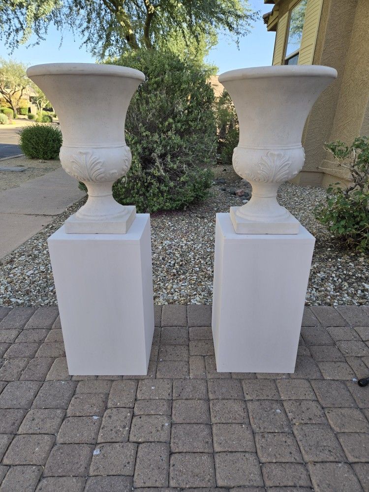 Flower Urns & Pillars