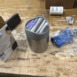 Simple human mini trash can