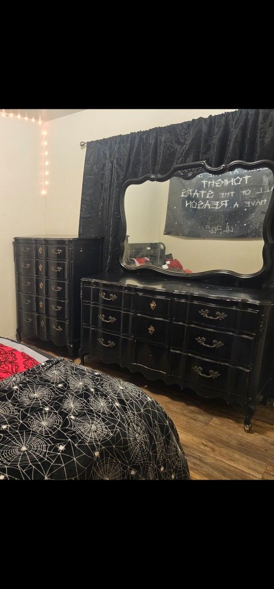 Antique Black Dressers 