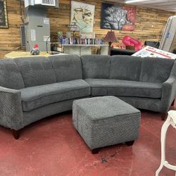 Gray Sectional With Ottoman 