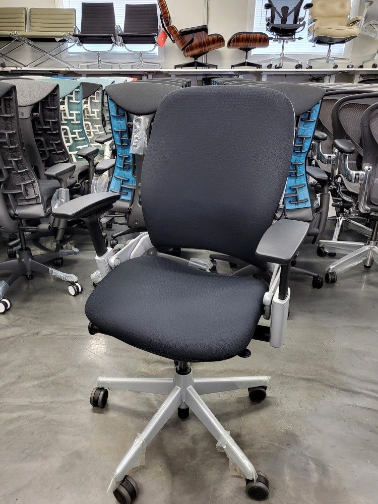 STEELCASE Leap v2, Amia, Think v2. HAWORTH Zody, Very Chairs for SALE