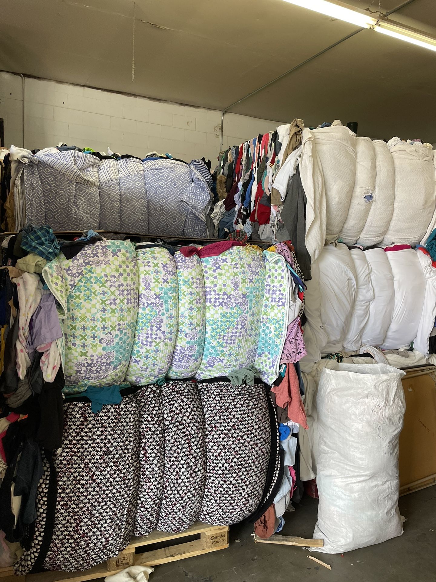 Wholesale 1000lb Bale of Quality Used Clothing Mixed Rag Sort