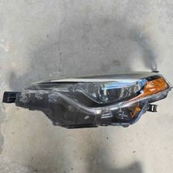2017 to 2019 Toyota Corolla Left Headlight