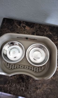 Pet Food & Water Tray $20
Neater Feeder - $20
