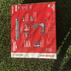 brand new never used milwaukee M18 compact brushless 1/2 drill/driver kit