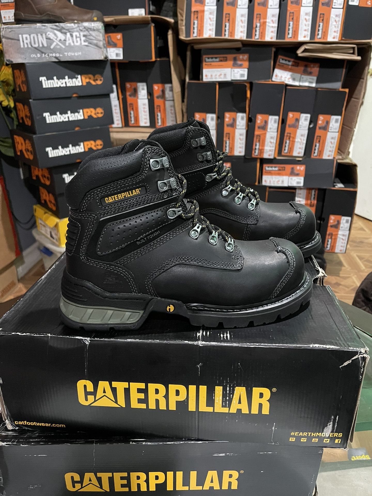 Caterpillar// work boots// (steel toe//siza (7)(8)(10)(11)