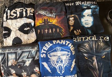 Assorted Vintage Band Tshirts— Men’s sizes XL/XXL