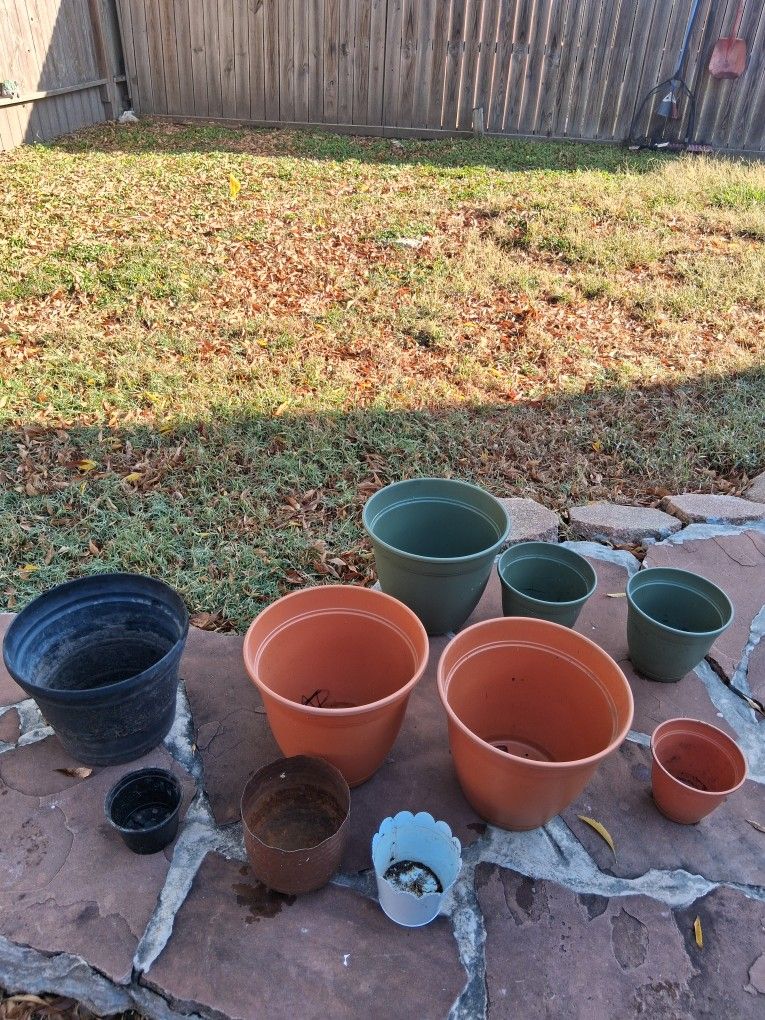 Plant Pots $2 Each 