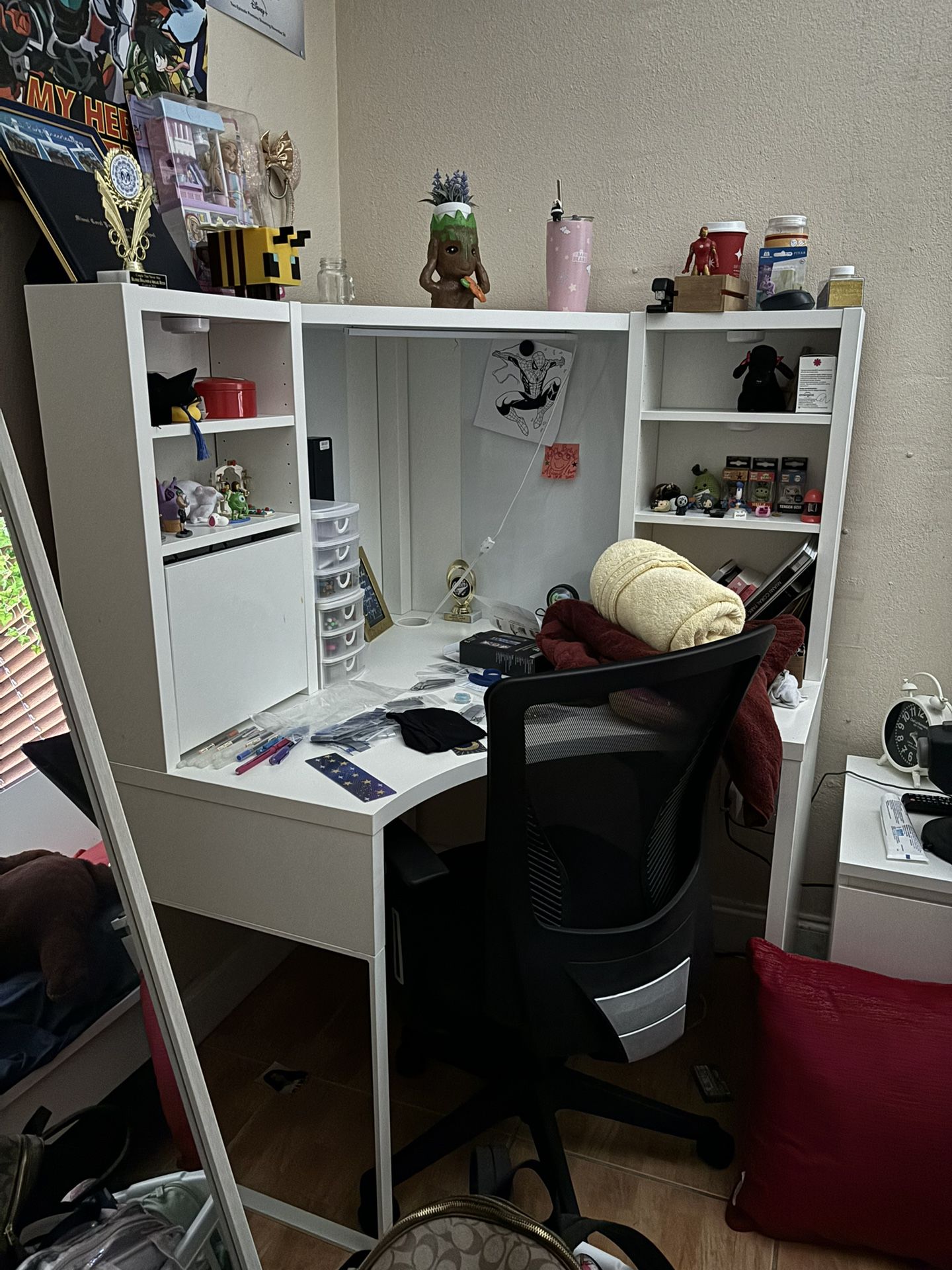 IKEA MICKE CORNER DESK