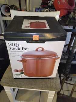 16 court crock pot brand new in the box for sale in Pine Hills