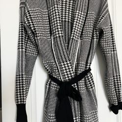 Woman’s Sweater- Size M