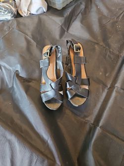 Ladies Size 7 Shoes
