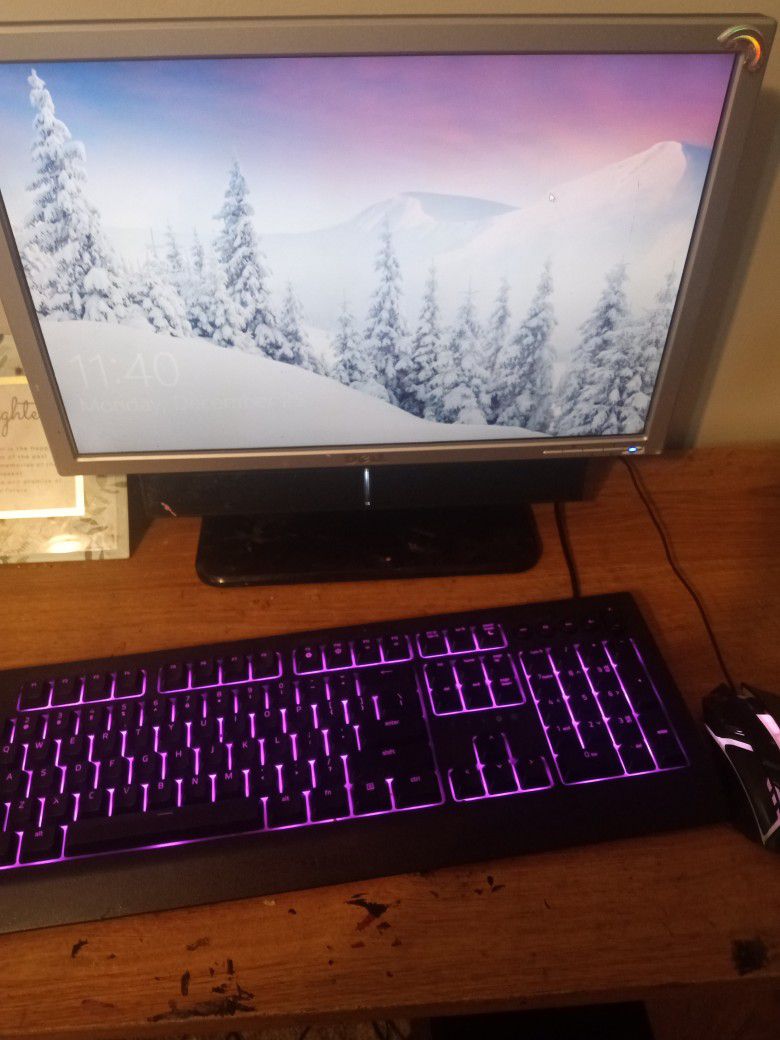Dell 21 Inch Computer Light Up Keyboard And Mouse Tower