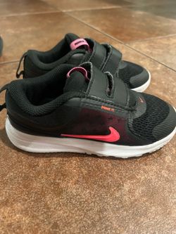 Nike girl shoes