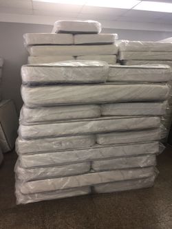 Twin mattress set