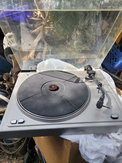 Calibre model 330 Turn table
