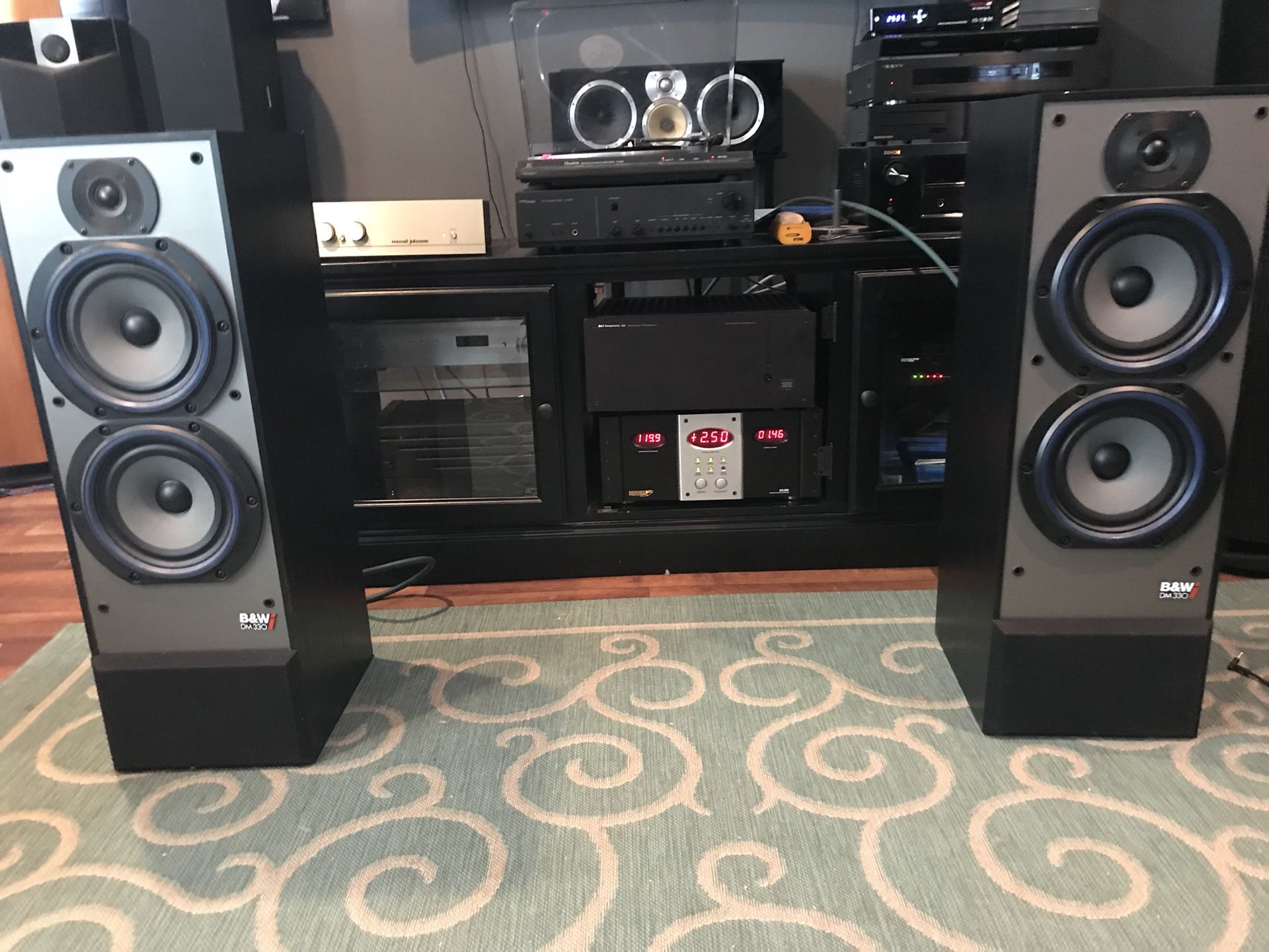 B&W DM 330