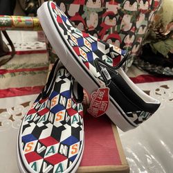 VANS SLIP ON SIZE 11 NEW 