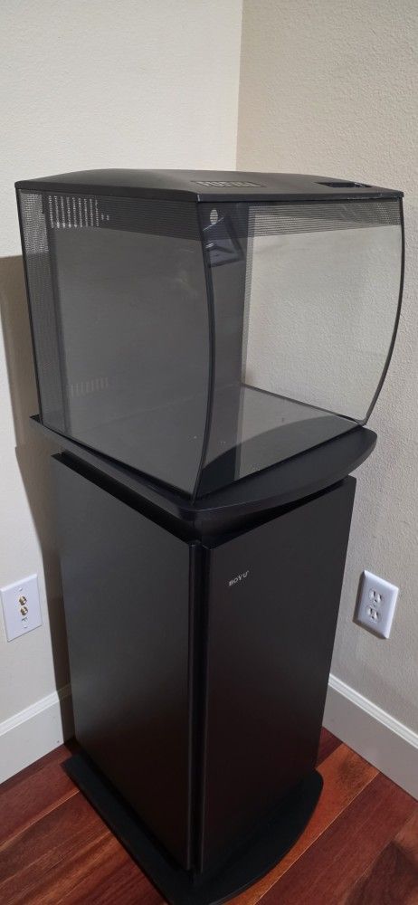 Fluval Aquarium With All Accessories, Pump And Cleaning Pump