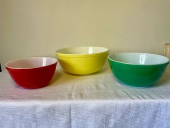 1960s Vintage Pyrex 400-Series Multi-Color Mixing Bowls (Set of 3)