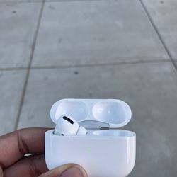 AirPod Pro 1 Case And Left Headphone