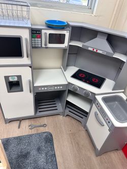 Kids Play Kitchen