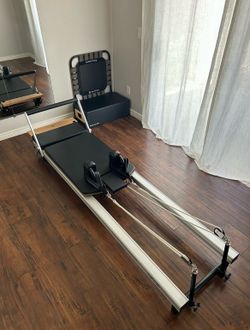 Reformer Pilates Merrithew Like New