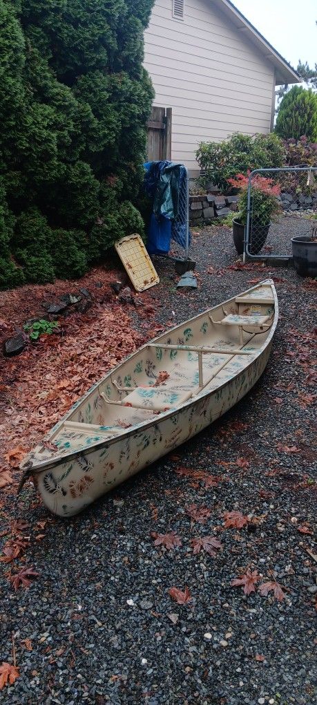 13 1/2' X 3'  2 (or 2 kids and a) person Canoe w/ 440lb weight limit