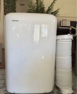 toshiba 8000 btu portable AC like new
