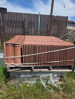11 pallets $$800 OBO..
