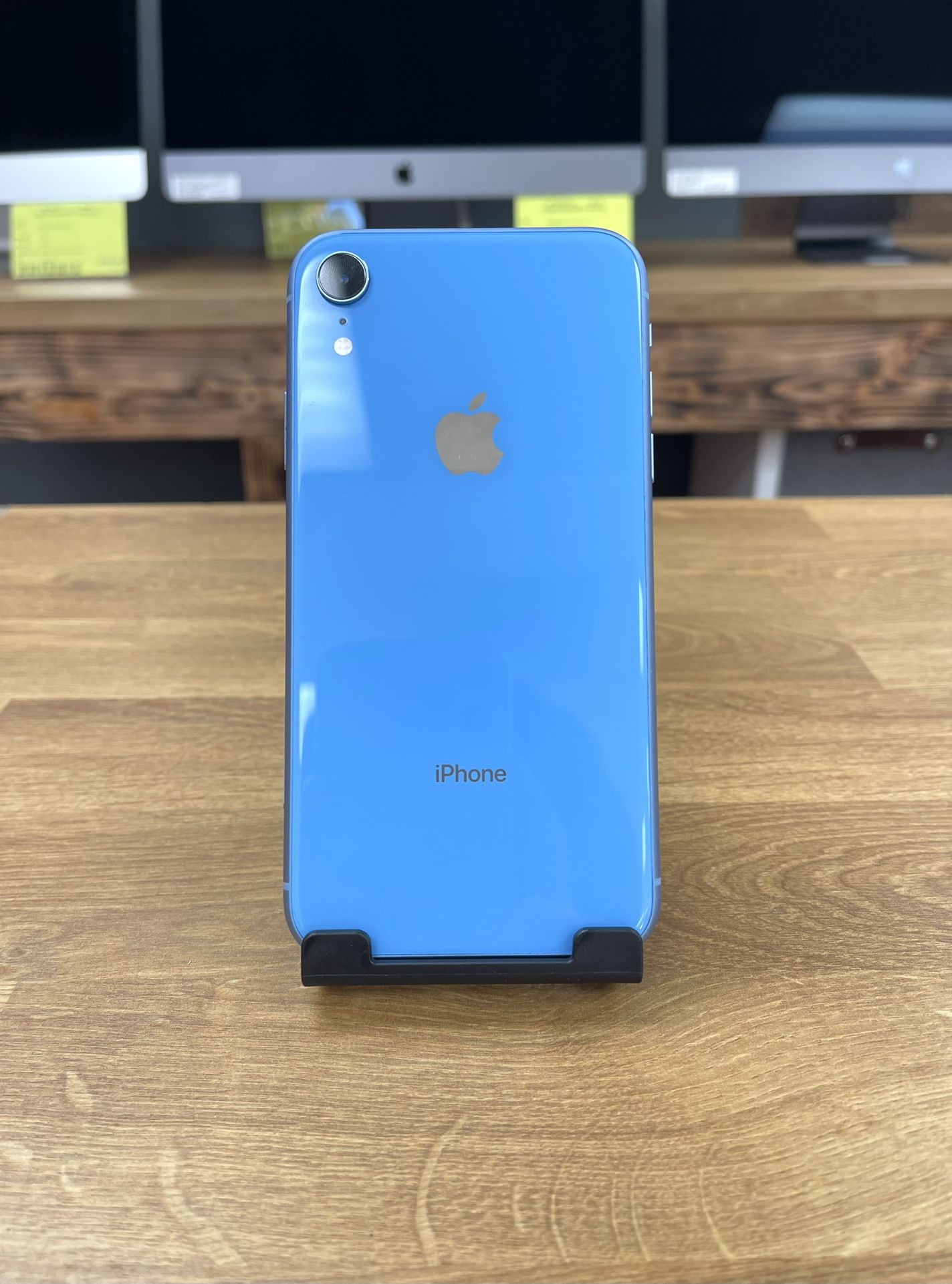 iPhone XR ** 64GB Storage ** Unlock And Works With All Carrier for Sale in Los Angeles, CA OfferUp