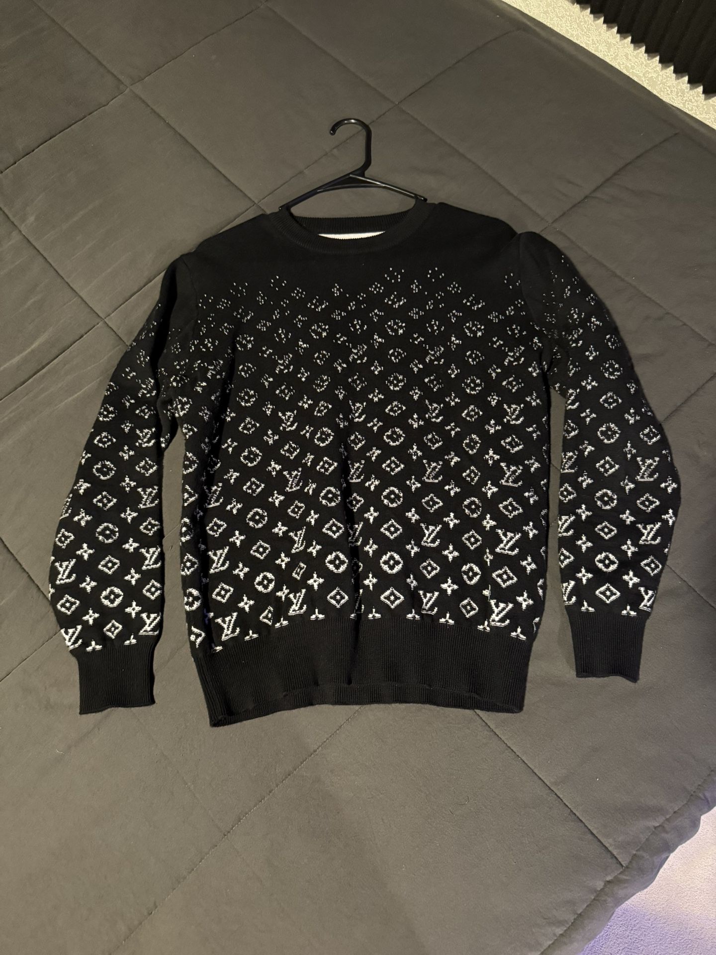 Louis Vuitton Sweatshirt