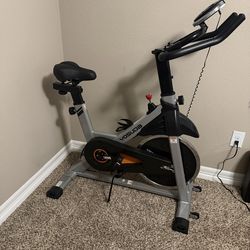 YOSUDA Indoor Cycling Bike/Magnetic Stationary Bike - Cycle Bike with Ipad Mount/ ONLY USED A FEW TIME