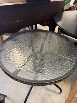Round Patio Table with Glass Top
