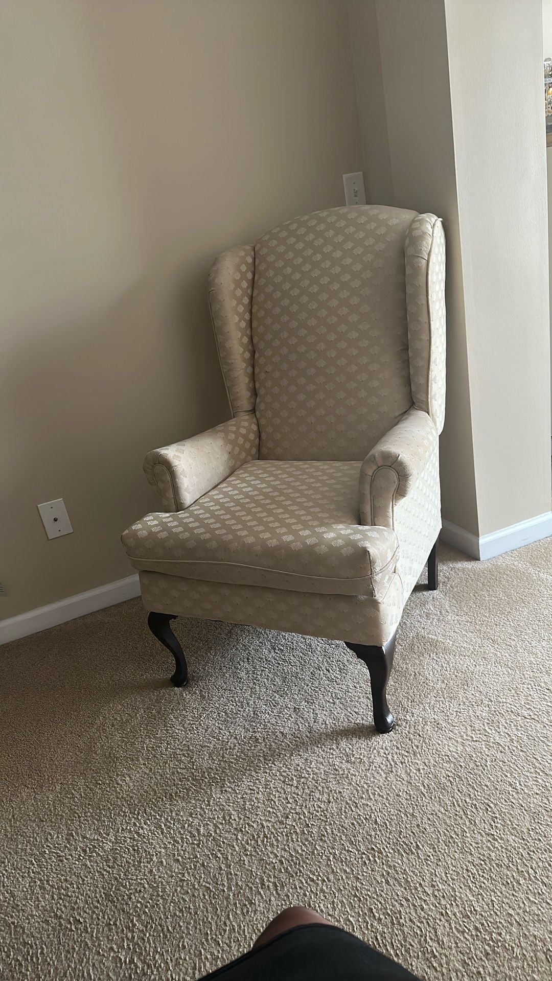 2 Wing Chairs u Move