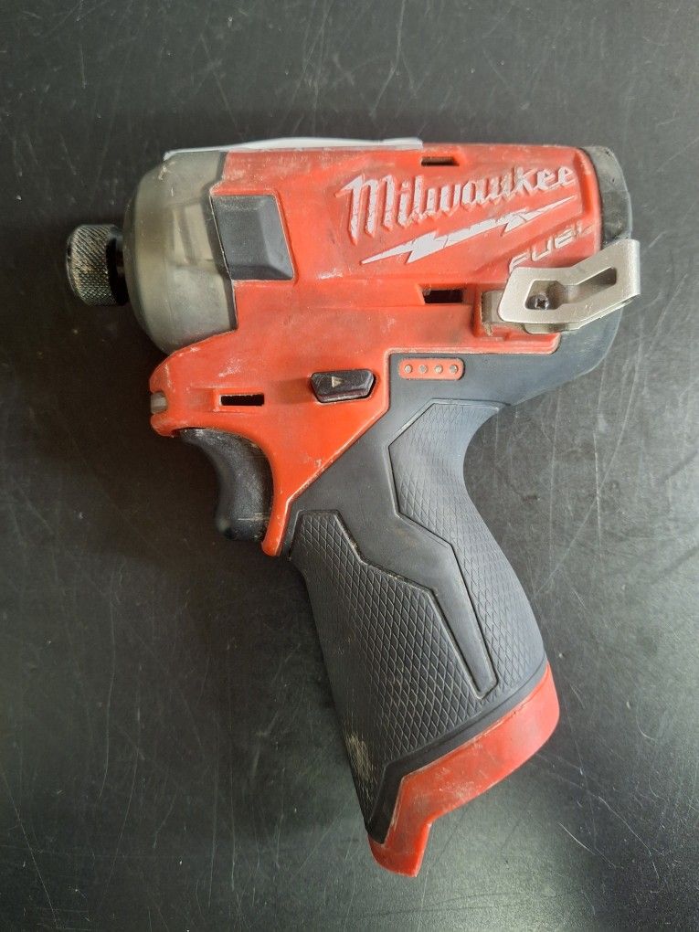 MILWAUKEE  1/4 HEX HYDRAULIC DRIVER 