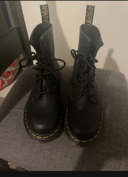 Dr.Martens Boots Size 5 Woman