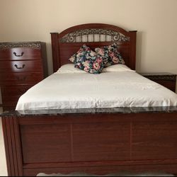 Queen Size Bed With Mattress 