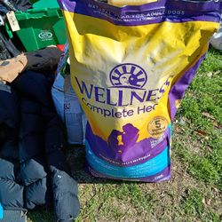 WELLNESS COMPLETE HEALTH DOG FOOD 