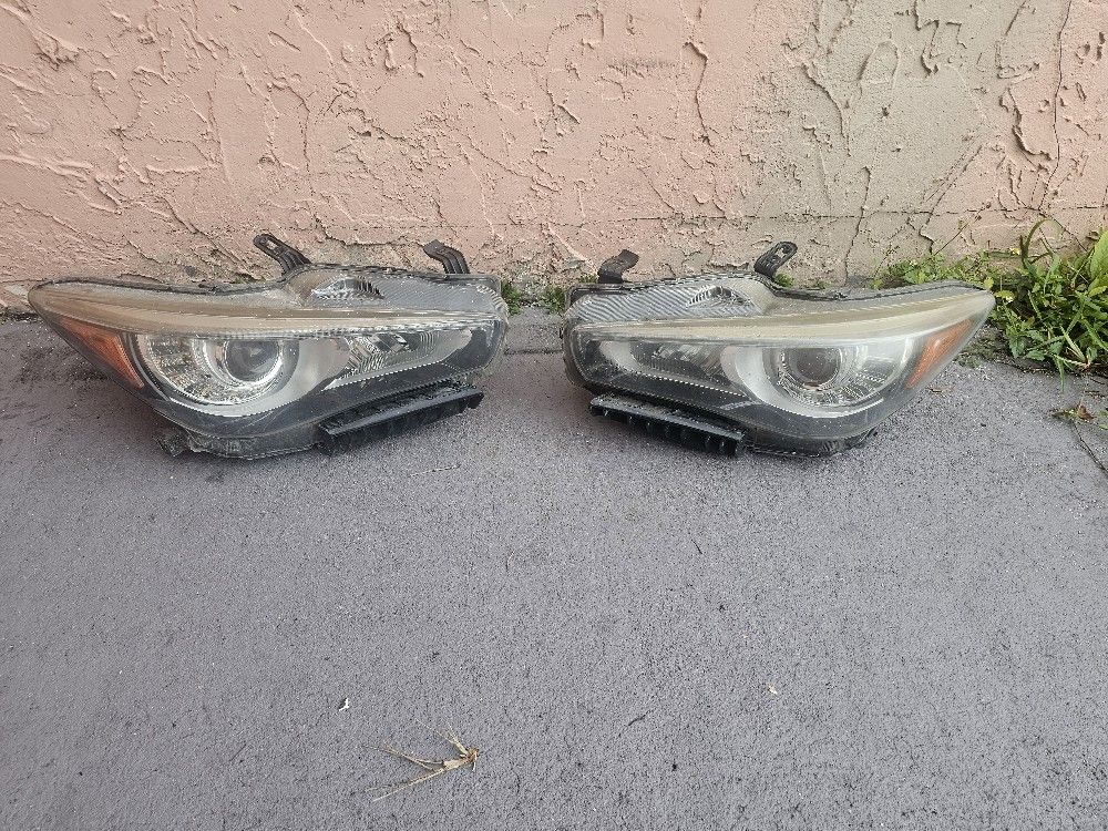 Infiniti Q50 Headlights