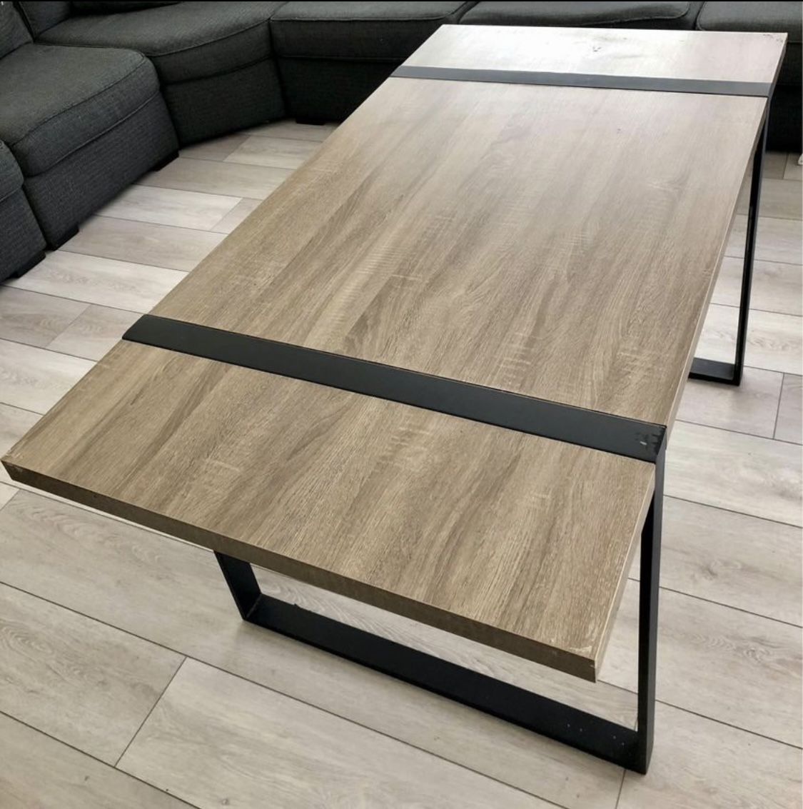 Modern Dining Table 