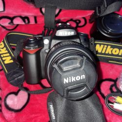 Nikon D90 DSLR Bundle – AS IS