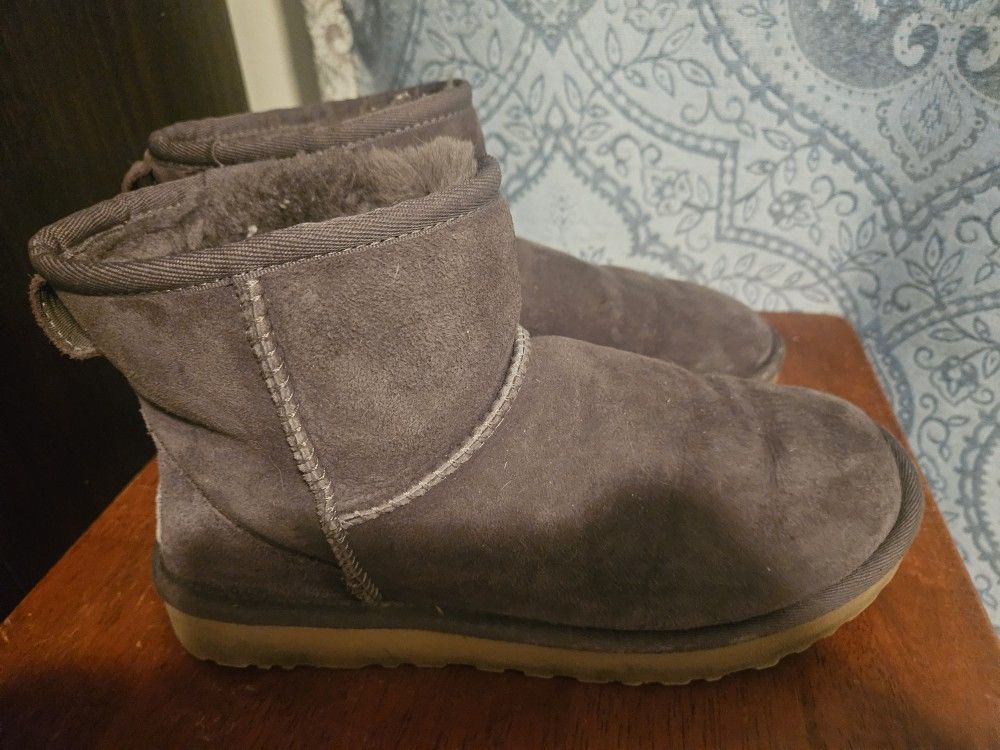 Ugg Women's Boots Size 7