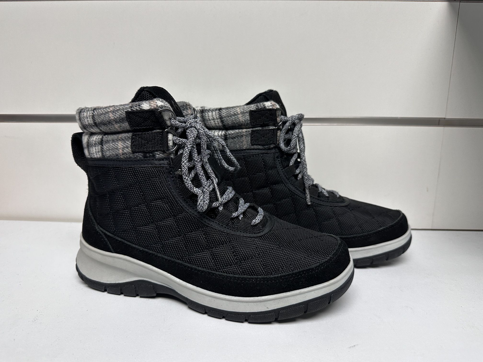 NEW Sporto Women’s Winter Boot size 6