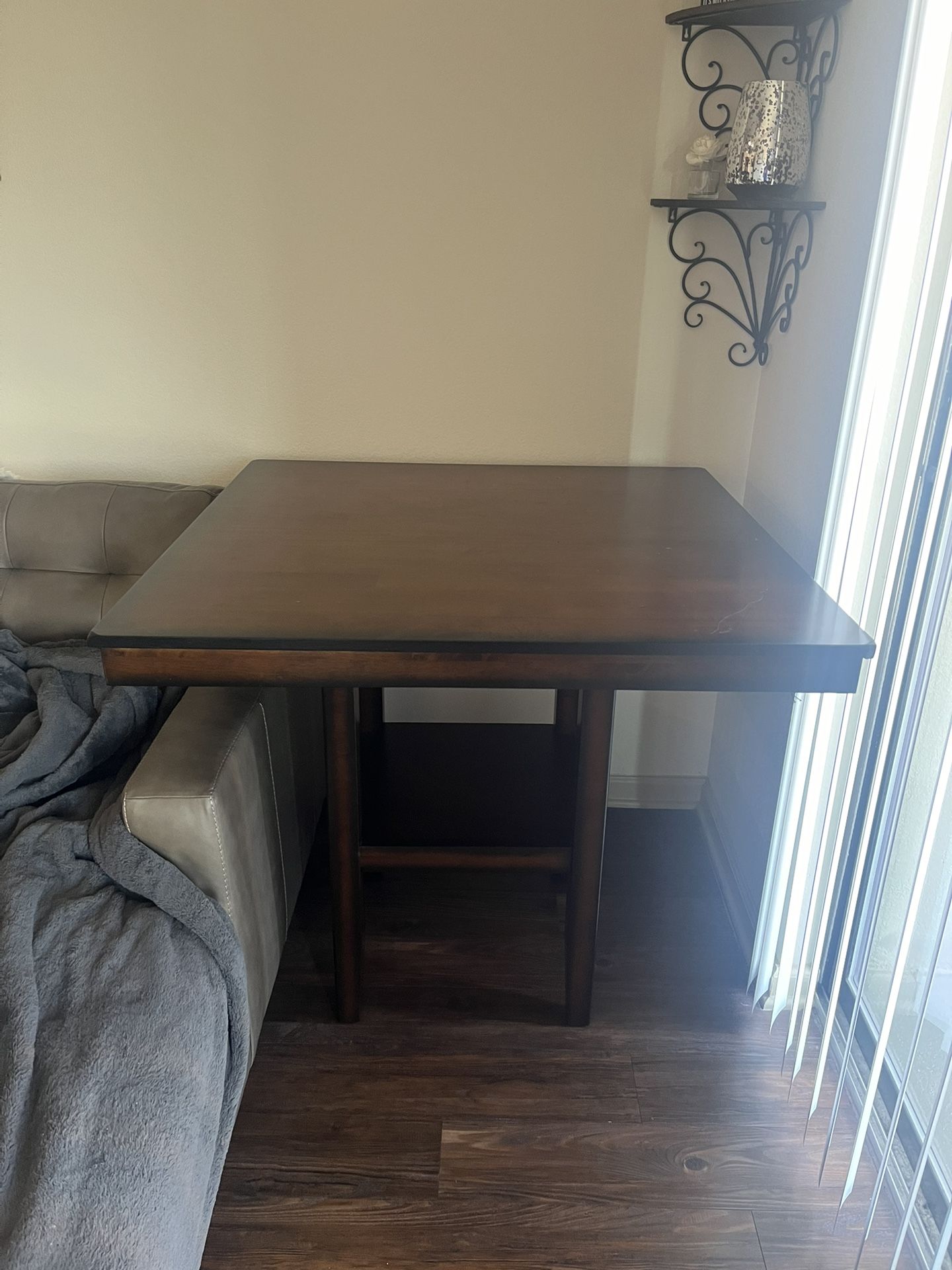 SOLID WOOD DINING TABLE (40x34x40)