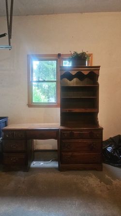 Shelf/desk